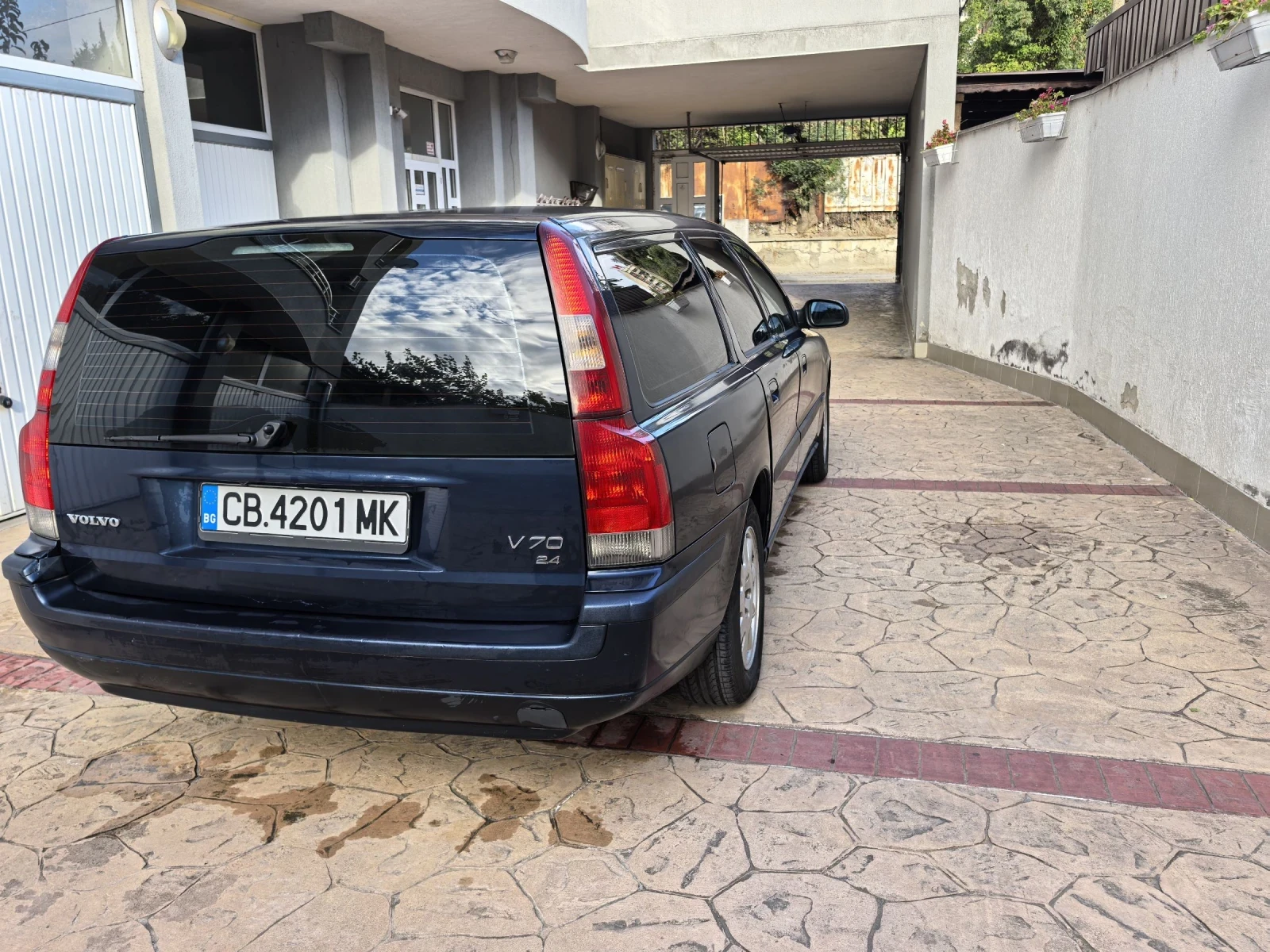 Volvo V70 2.4 Gas, снимка 4 - Автомобили и джипове - 56648586
