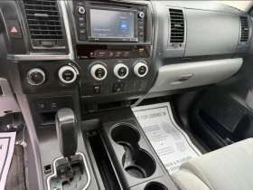 Toyota Sequoia 2019 Toyota Sequoia SR5 Sport Utility 4D, снимка 8