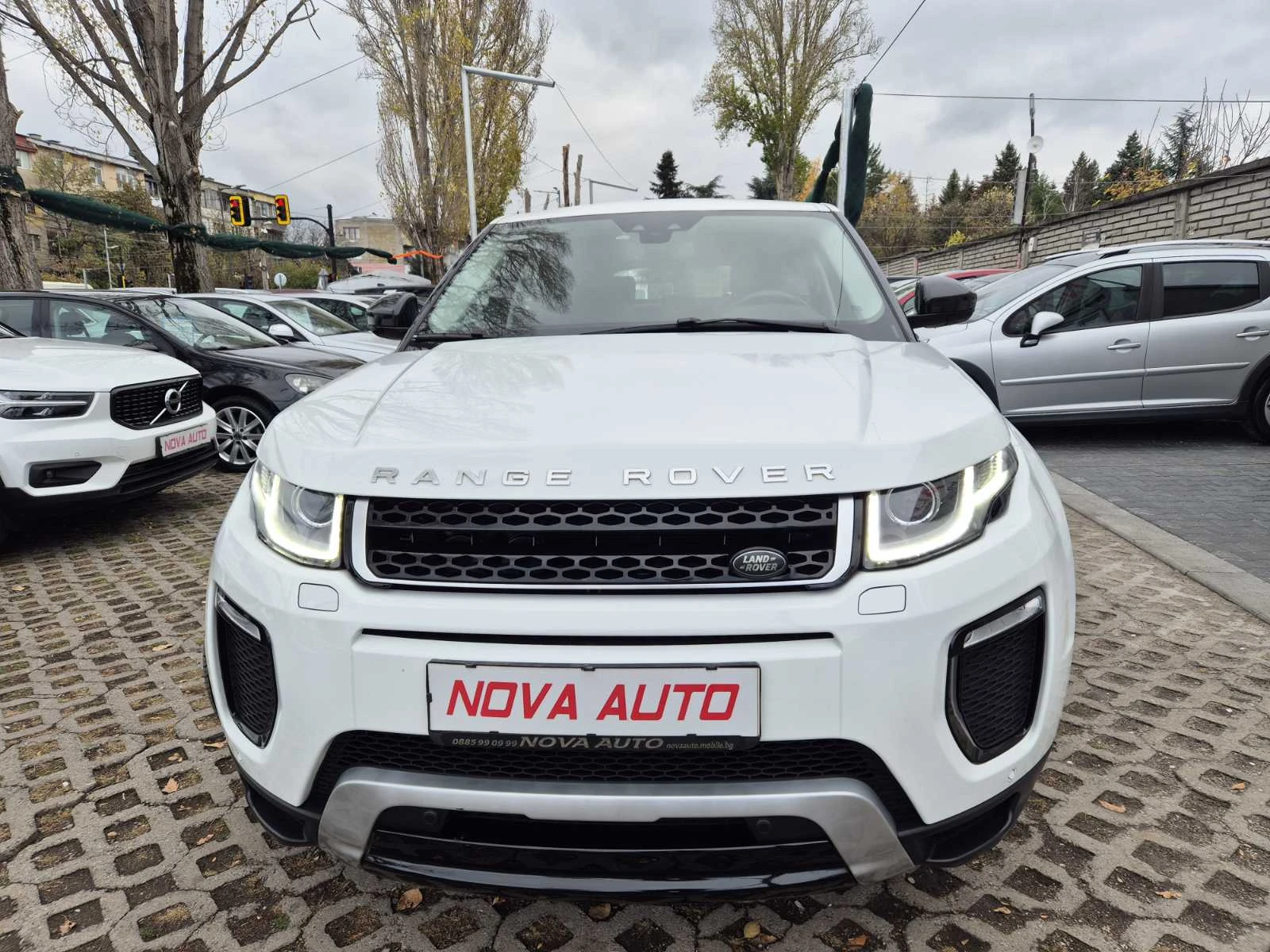 Land Rover Range Rover Evoque 2.0D-180кс-ПАНОРАМА-9скорости-105000км-ТОП СЪСТОЯН - изображение 6