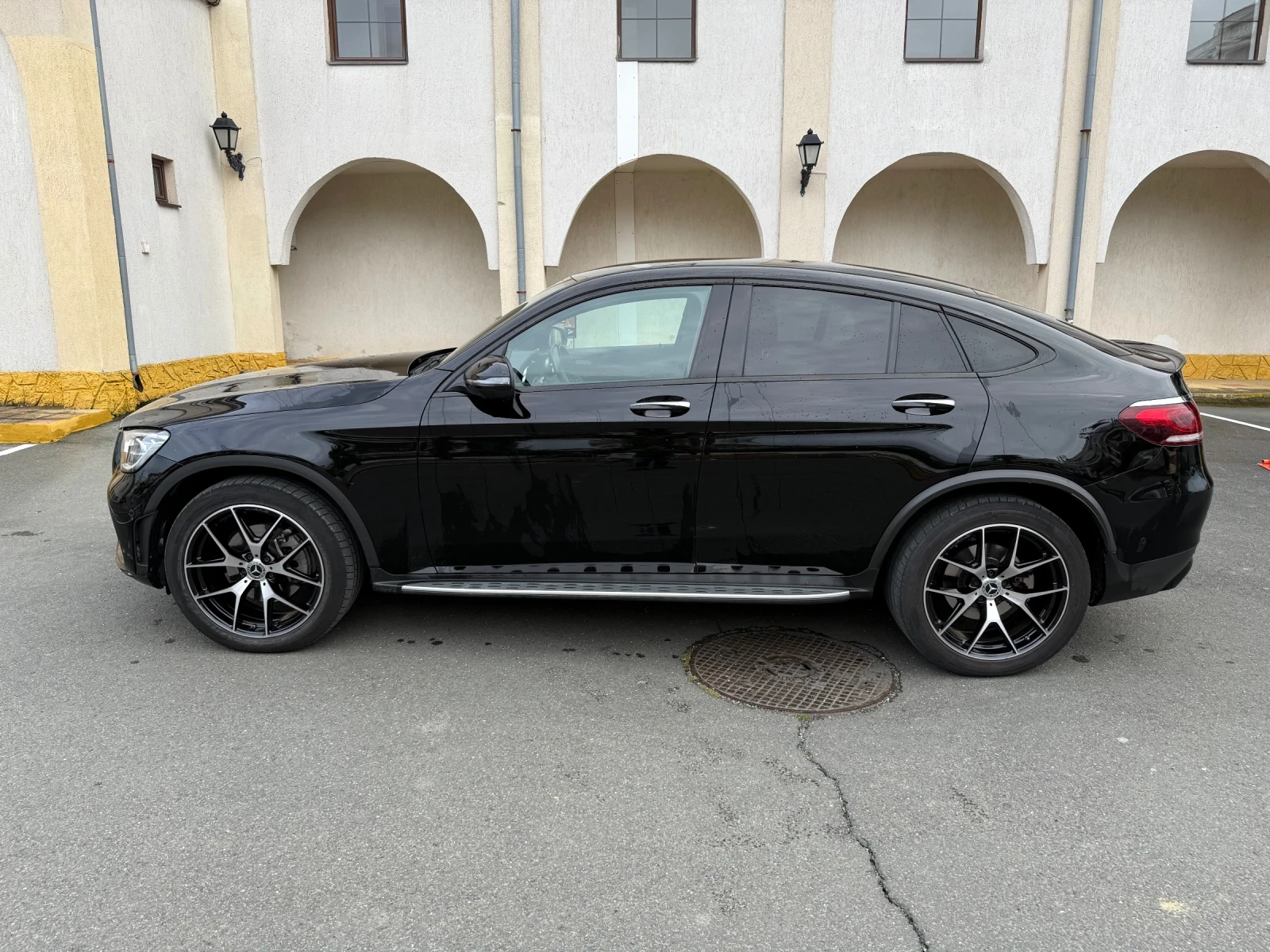 Mercedes-Benz GLC 300 Coupe AMG пакет, гаранция, втори комплект джанти - изображение 5