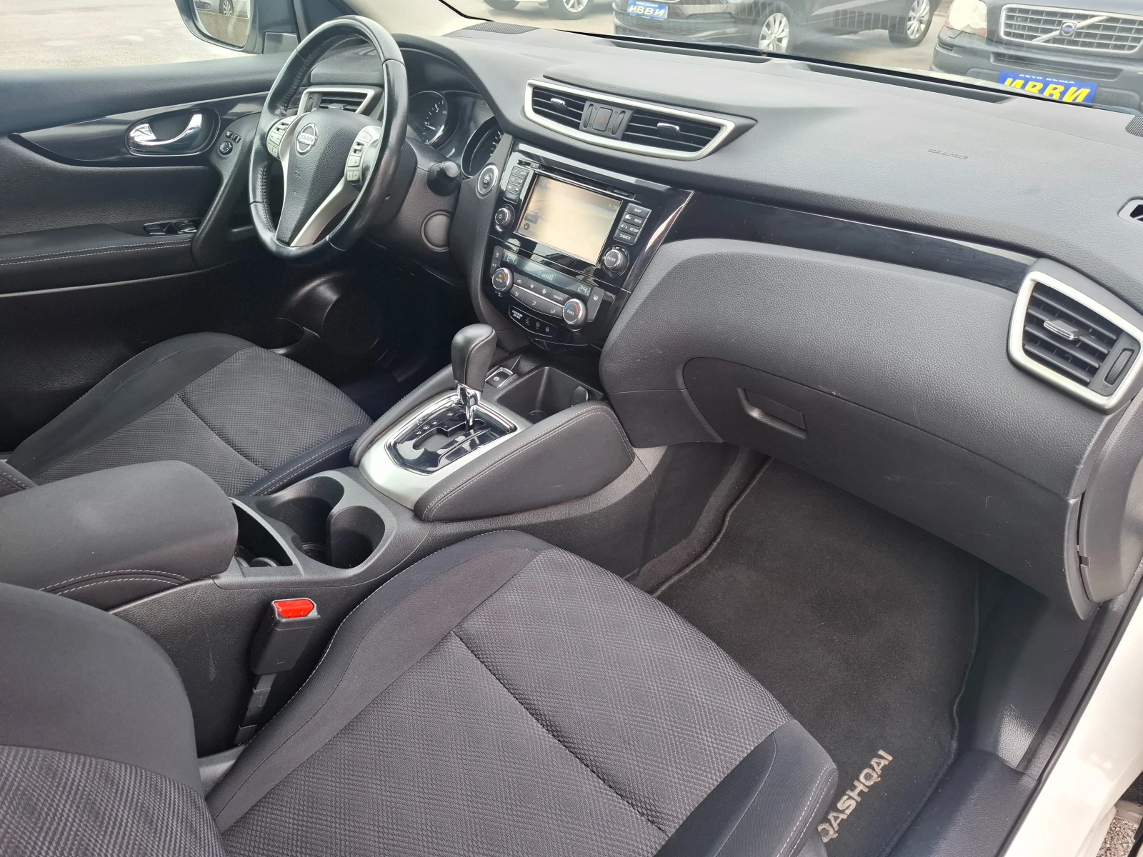 Nissan Qashqai 1.6 DCI TEKNA 360 KAMERA - изображение 8