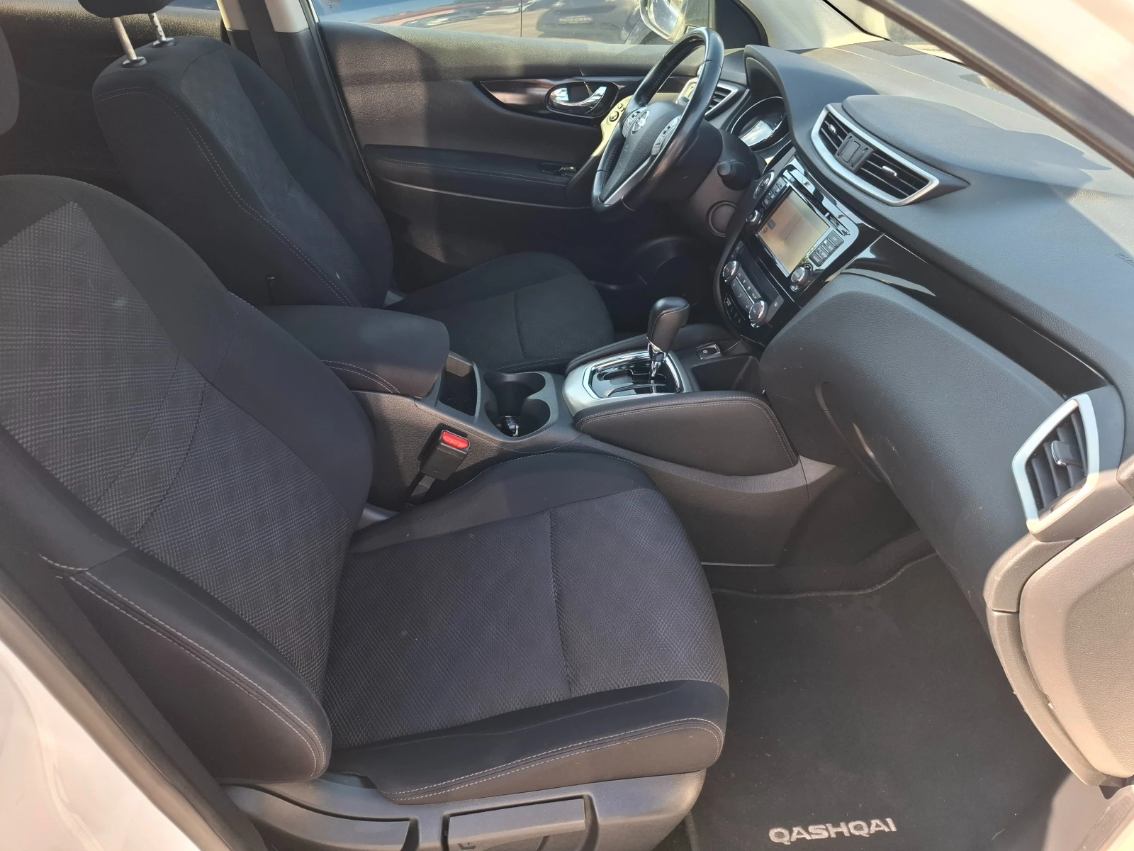 Nissan Qashqai 1.6 DCI TEKNA 360 KAMERA | Mobile.bg � ����������� 9
