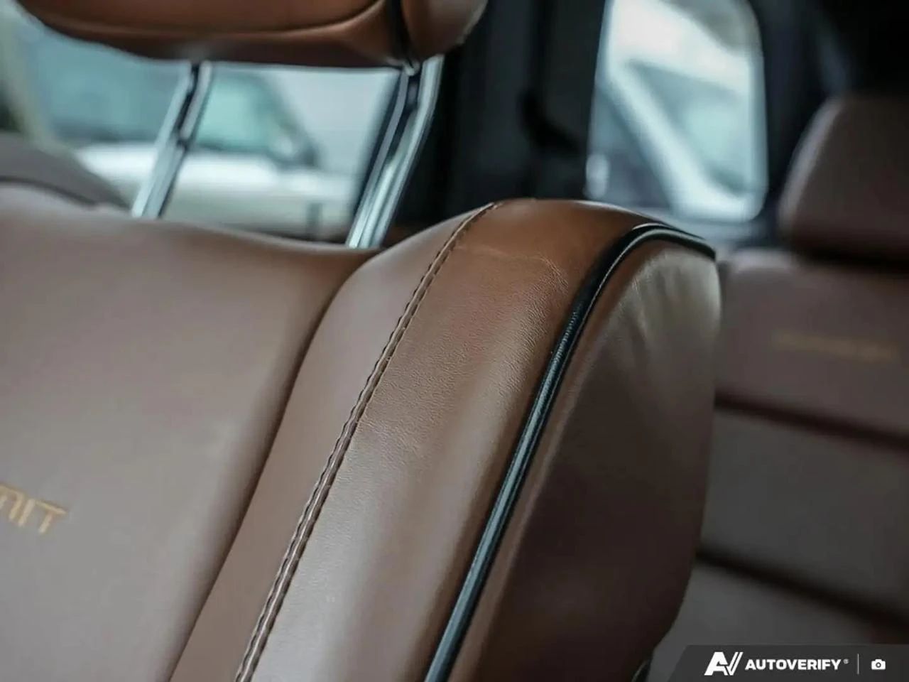 Jeep Grand cherokee Summit* Обдухване* Distronic* H&K* 3.6* Full, снимка 12 - Автомобили и джипове - 53813992