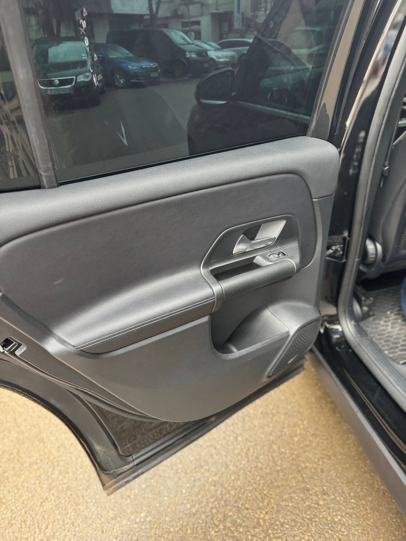 Mercedes-Benz GLB, снимка 10 - Автомобили и джипове - 53964420