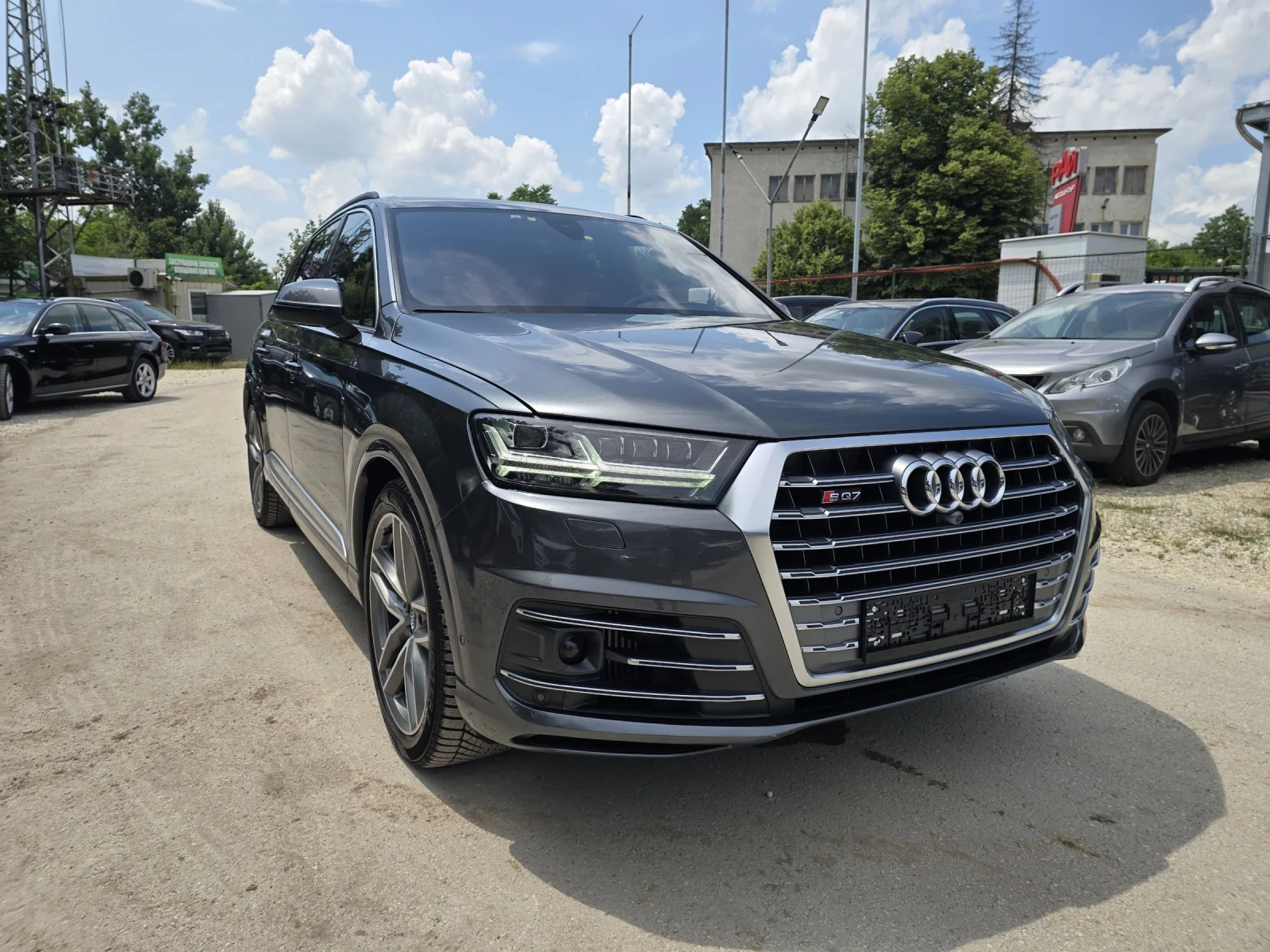 Audi SQ7 Bose Night vision Панорама Въздух Обдухване FULL, снимка 2 - Автомобили и джипове - 54800566