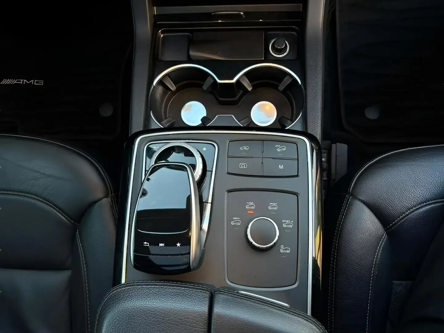 Mercedes-Benz GLE 43 AMG 4MATIC* HARMAN KARDON* PANORAMA* , снимка 11 - Автомобили и джипове - 54912988
