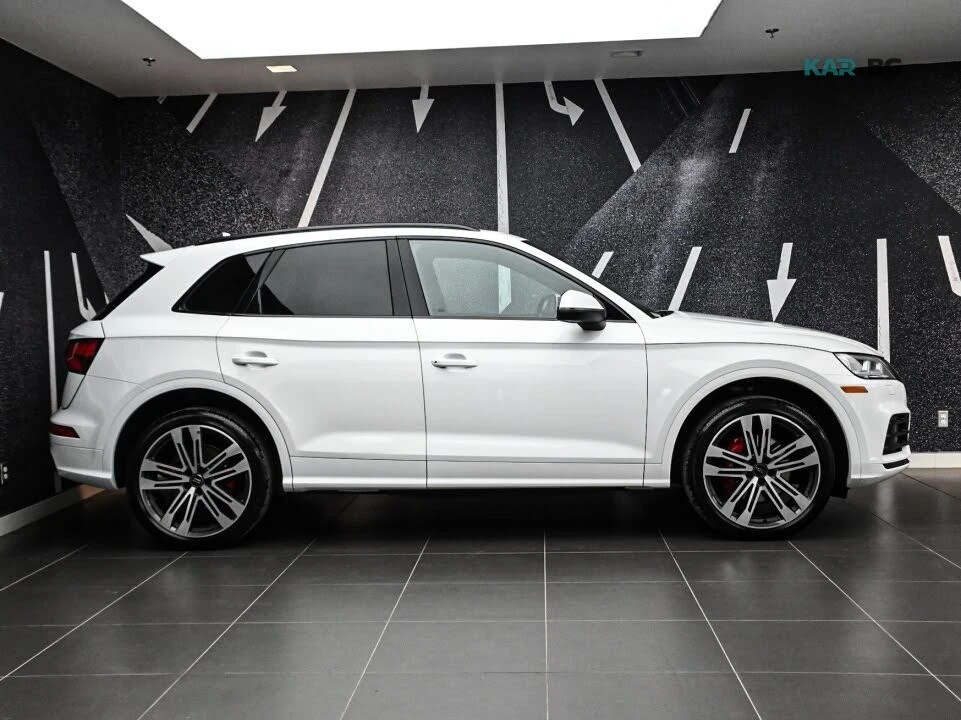 Audi SQ5 * TECHNIK * PANO * Автокредит * (Цена до България), снимка 3 - Автомобили и джипове - 55303463