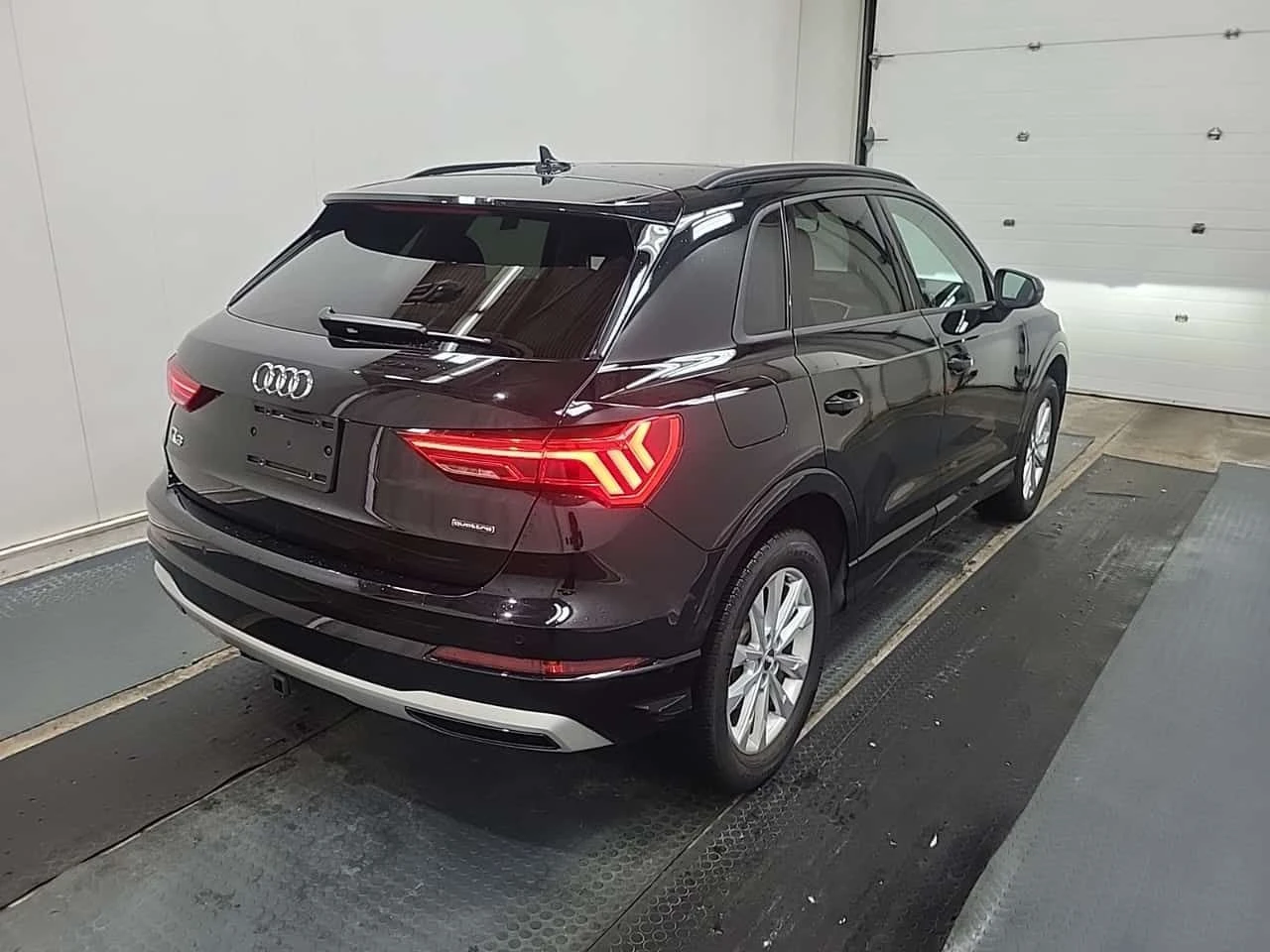 Audi Q3 * KOMFORT * CARFAX * ОПЦИЯ ЗА АВТОКРЕДИТ * , снимка 3 - Автомобили и джипове - 55547783