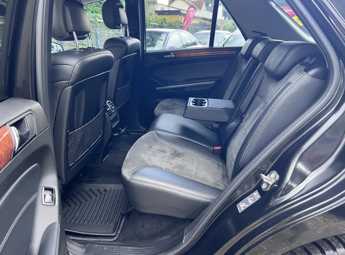 Mercedes-Benz ML 350 ОЧАКВАН ВНОС/FACELIFT/СТЕПЕНКИ/КОЖА/ВЪЗДУХ/LED/, снимка 6 - Автомобили и джипове - 56117966