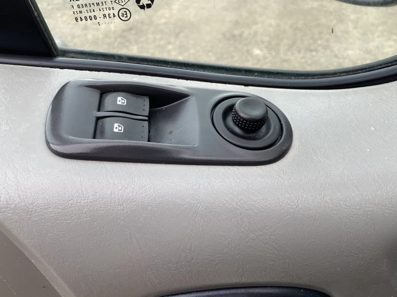 Opel Vivaro -1, 9TDI-101k.c./ПЪТНИЧЕСКИ-9МЕСТА/КЛИМАТИК, снимка 11 - Бусове и автобуси - 52277773