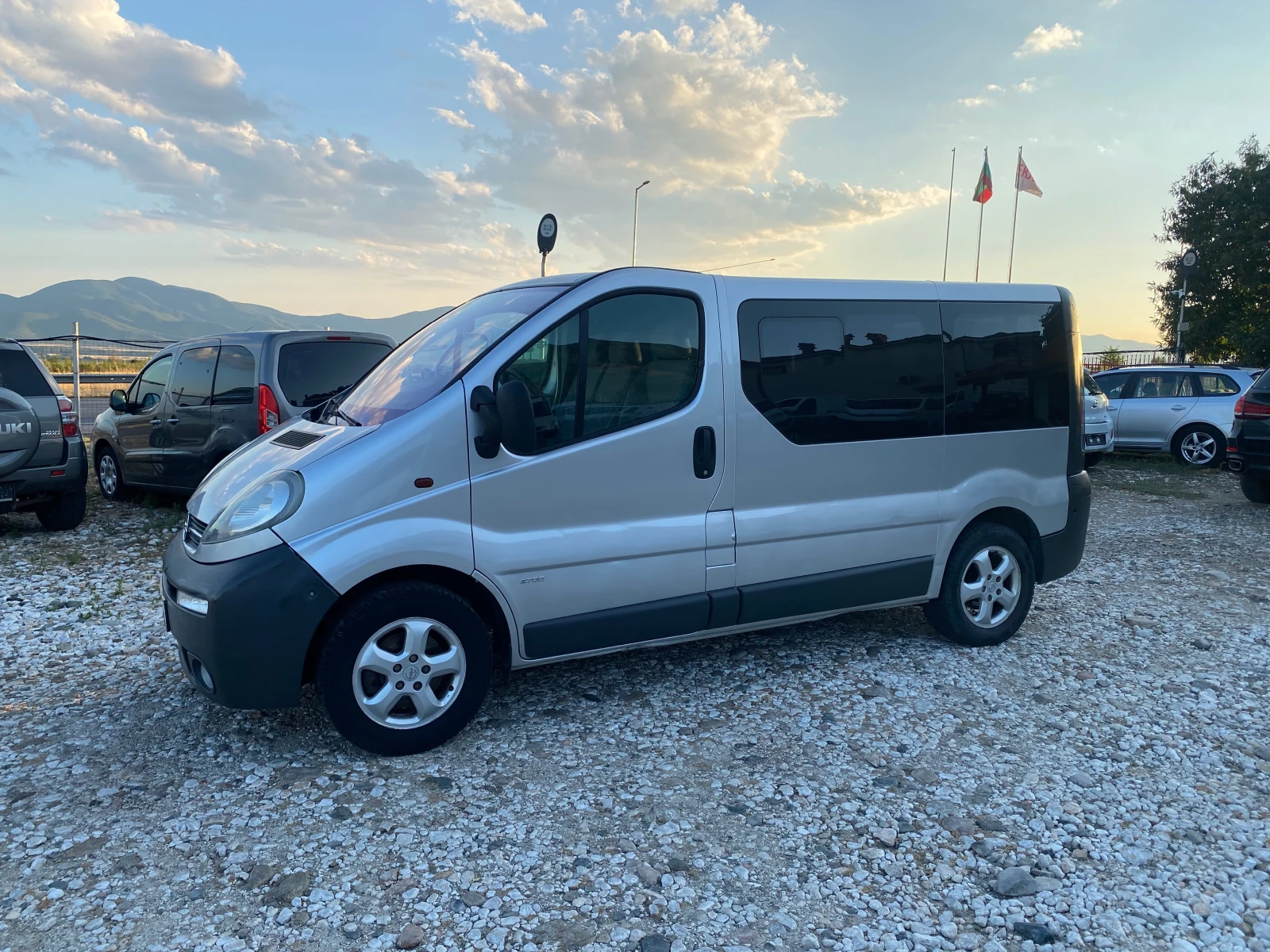 Opel Vivaro -1, 9TDI-101k.c./ПЪТНИЧЕСКИ-9МЕСТА/КЛИМАТИК, снимка 1