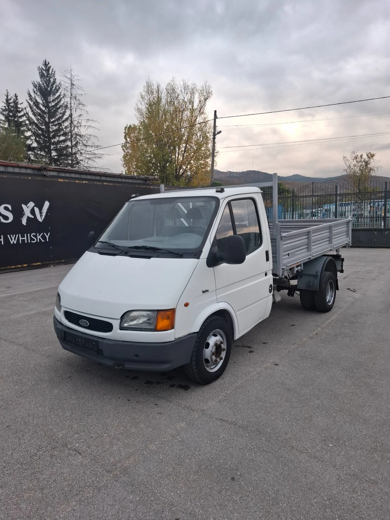 Ford Transit 2.5TD 100к.с 3странен САМОСВАЛ , снимка 12 - Бусове и автобуси - 56660372