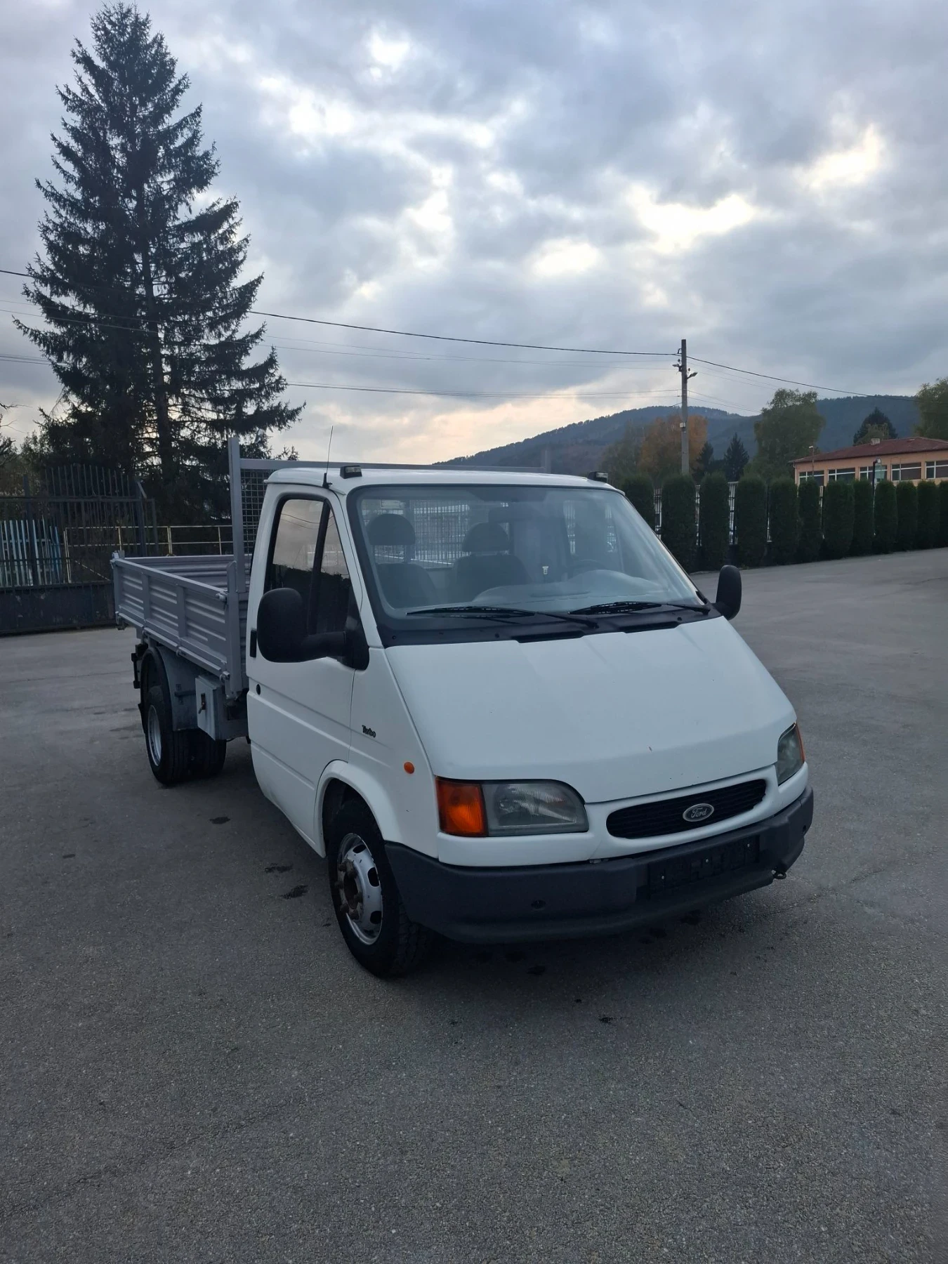 Ford Transit 2.5TD 100к.с 3странен САМОСВАЛ , снимка 13 - Бусове и автобуси - 56660372