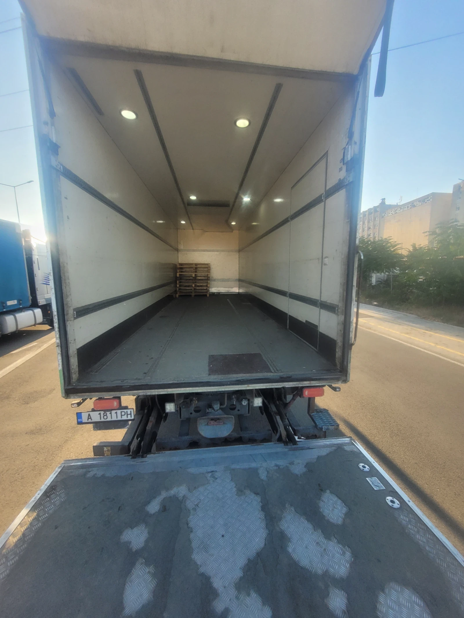 Mercedes-Benz Atego 1828, снимка 9 - Камиони - 56335936