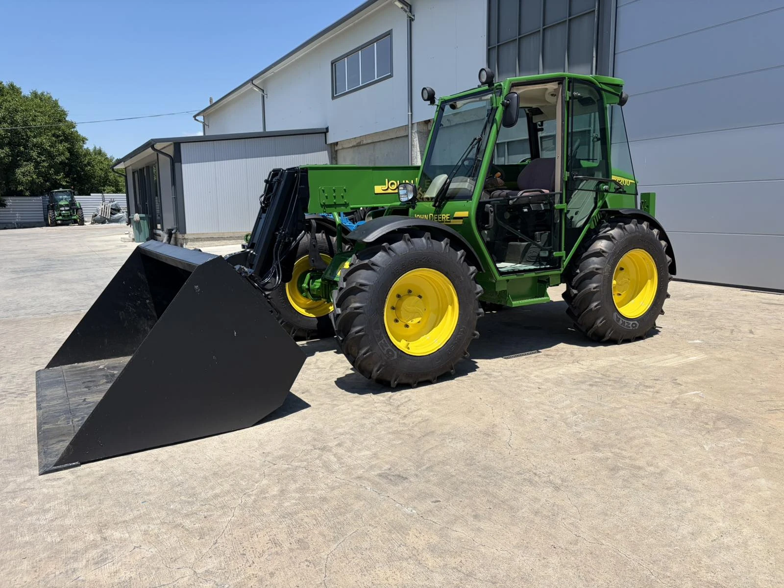 Телескопичен товарач John Deere 3200 лизинг, снимка 2 - Селскостопанска техника - 55047400