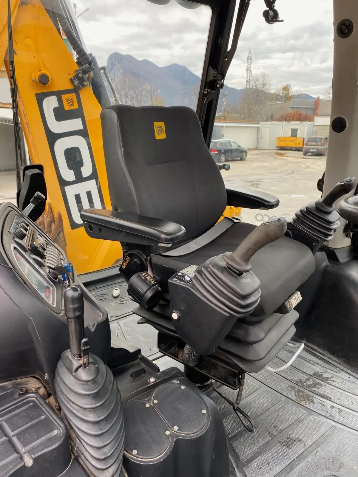  JCB 4  - 3CX -   | Mobile.bg   13