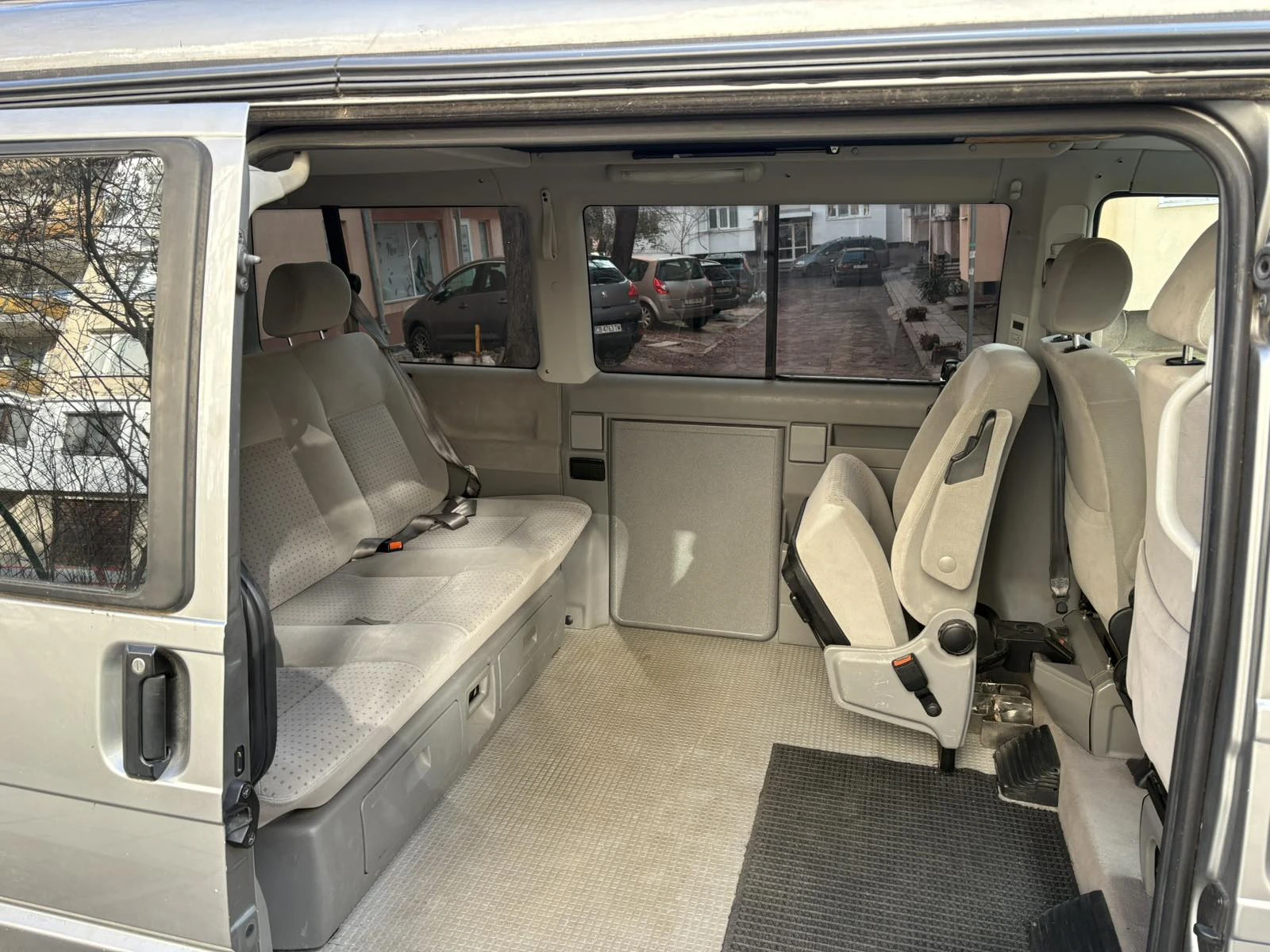 Кемпер VW MULTIVAN-2.5i., снимка 12 - Каравани и кемпери - 54030392