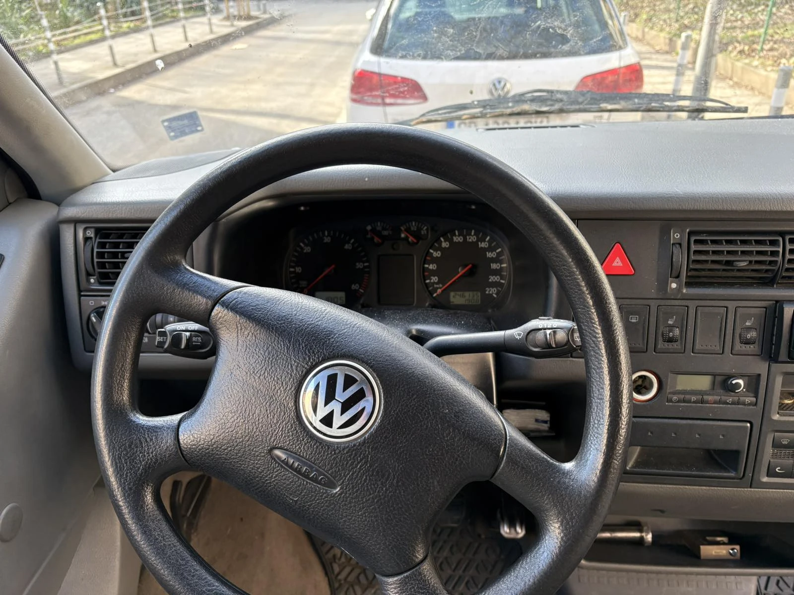 Кемпер VW MULTIVAN-2.5i., снимка 8 - Каравани и кемпери - 54030392