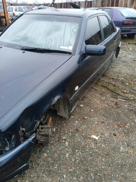 Mercedes-Benz C 200, снимка 2