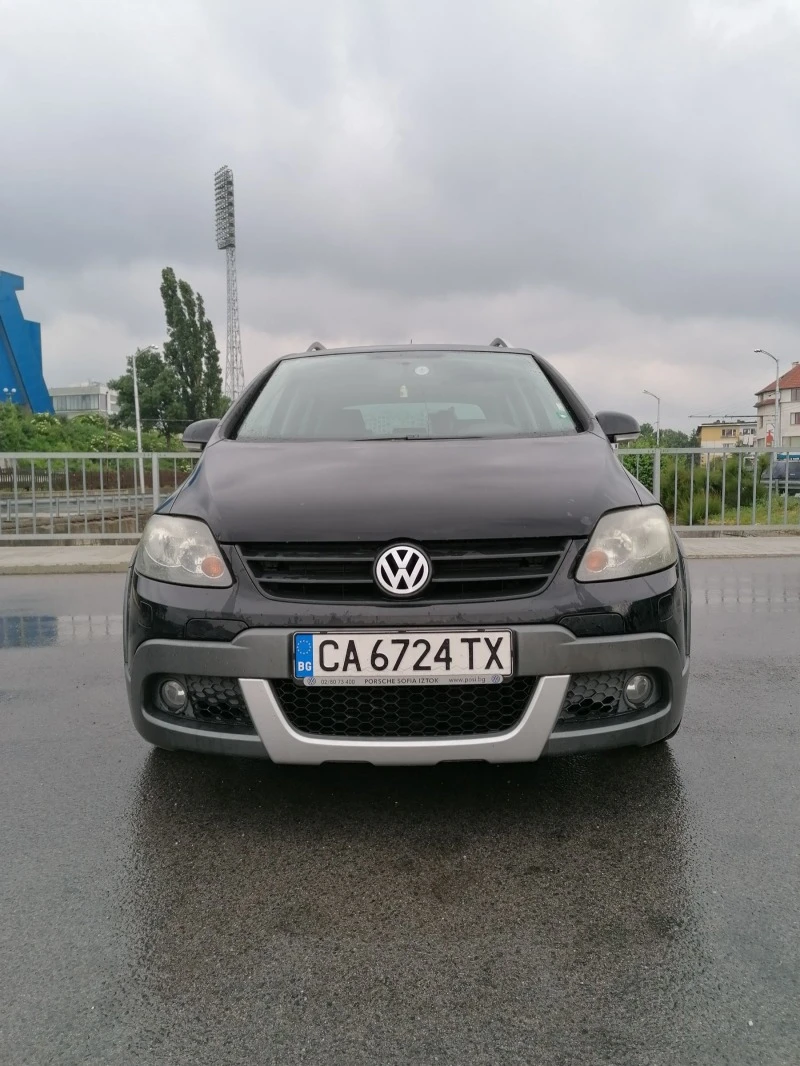 VW Golf, снимка 1 - Автомобили и джипове - 47560701