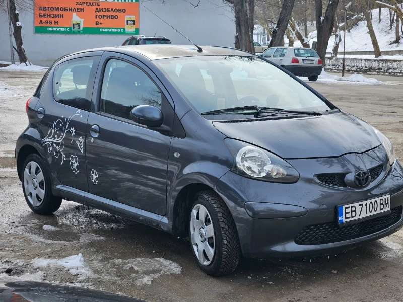 Toyota Aygo, снимка 1 - Автомобили и джипове - 49236437