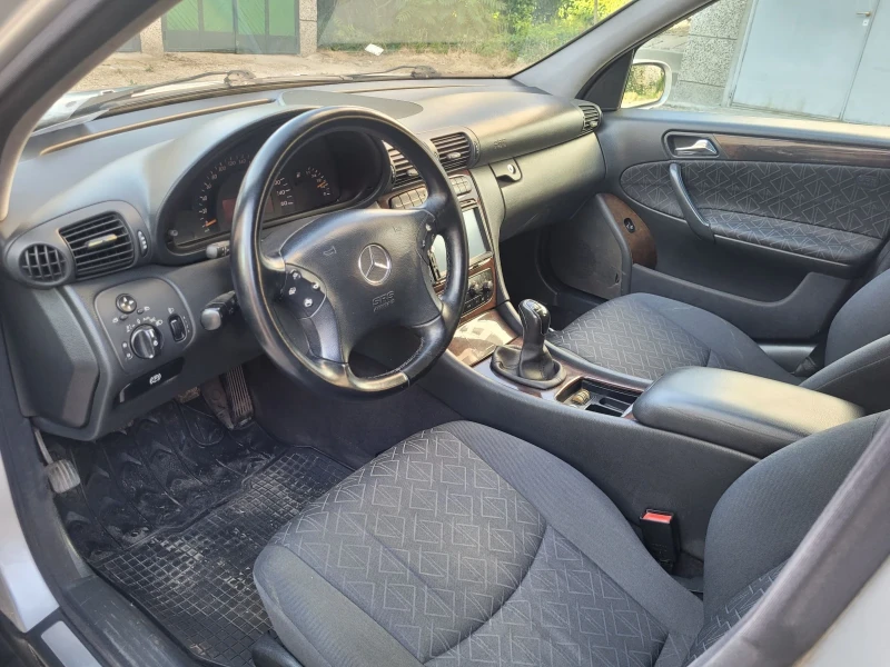 Mercedes-Benz C 220 W 203 , снимка 10 - Автомобили и джипове - 50765894