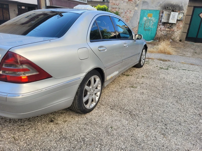 Mercedes-Benz C 220 W 203 , снимка 4 - Автомобили и джипове - 50765894