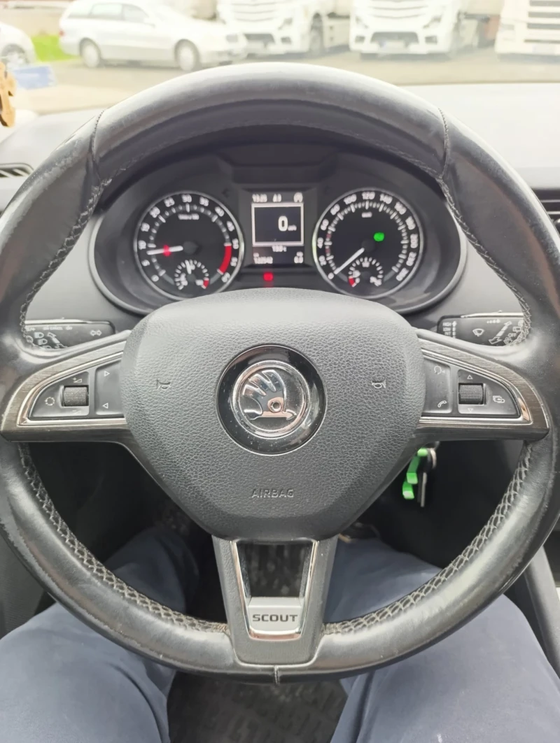 Skoda Octavia Scout, снимка 12 - Автомобили и джипове - 52022494