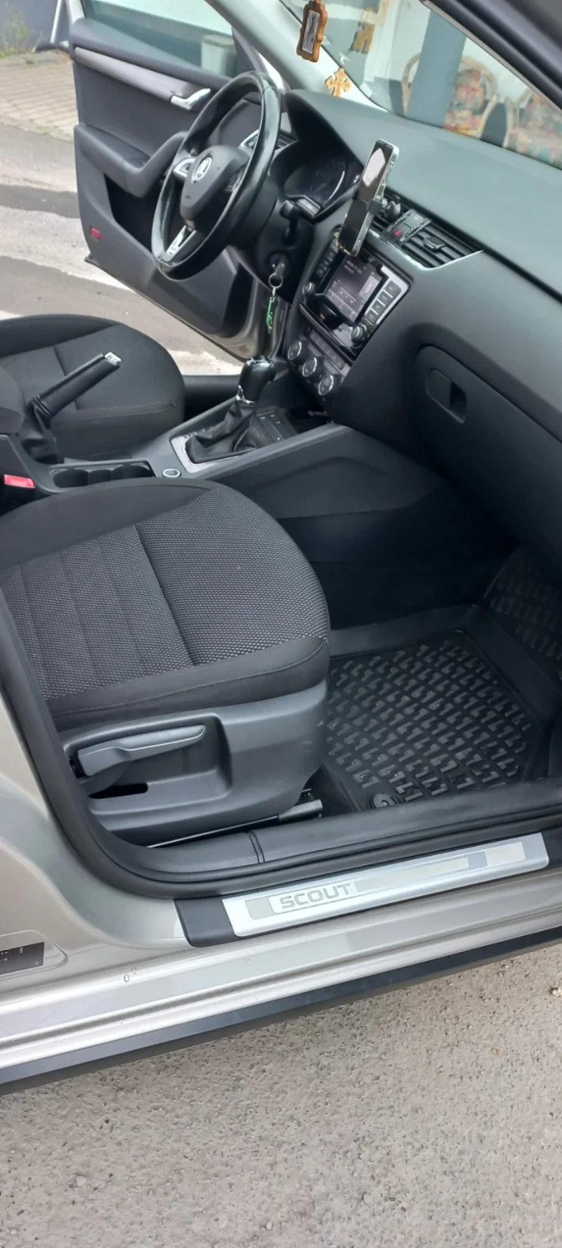 Skoda Octavia Scout, снимка 3 - Автомобили и джипове - 52022494