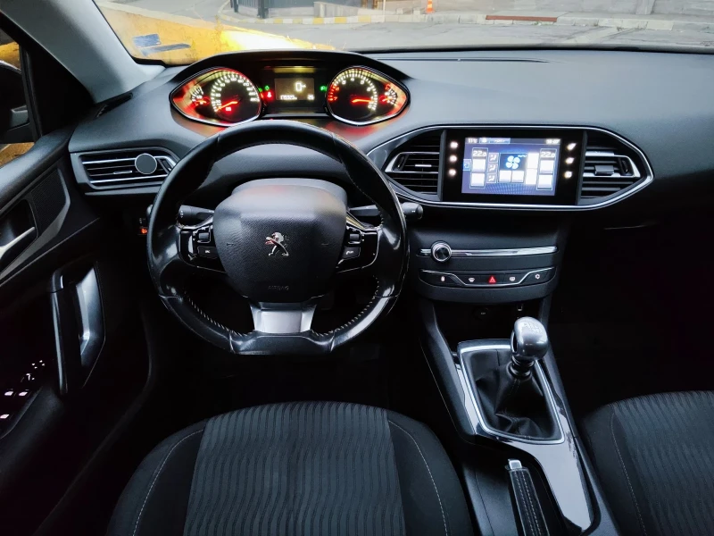 Peugeot 308 1.2 Turbo  131 hp, снимка 9 - Автомобили и джипове - 52323697