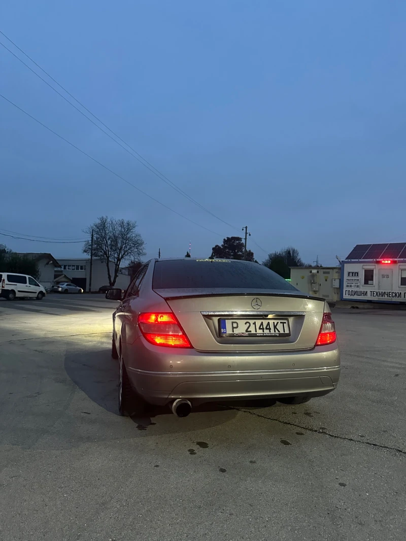 Mercedes-Benz C 220, снимка 2 - Автомобили и джипове - 52353967