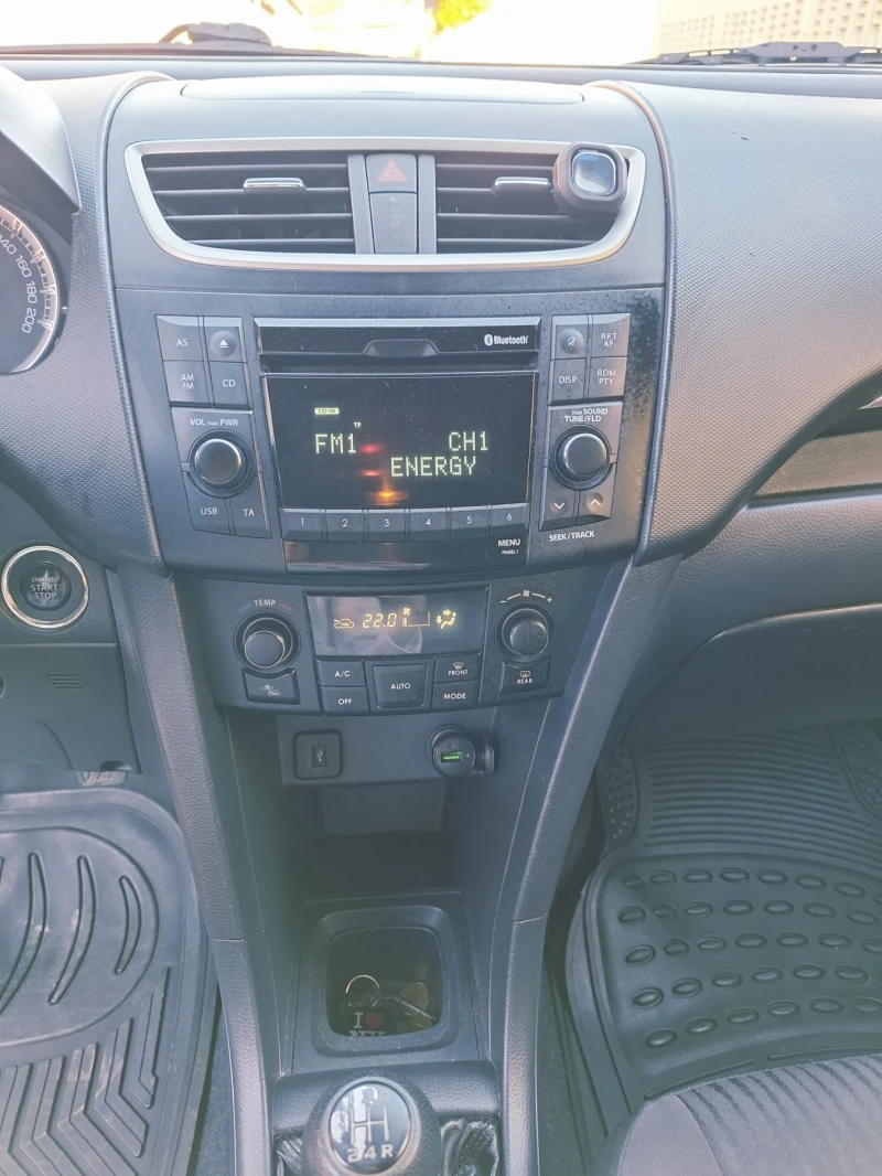 Suzuki Swift 1.3 Бензин, снимка 11 - Автомобили и джипове - 52806042