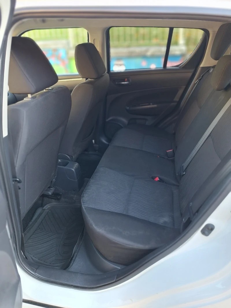 Suzuki Swift 1.3 Бензин, снимка 10 - Автомобили и джипове - 52806042