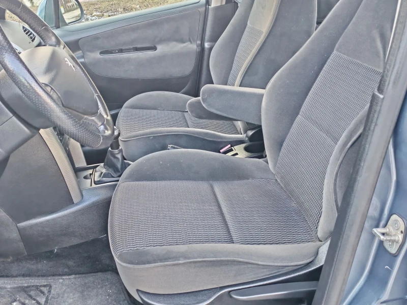 Peugeot 207 1.4i 73ks стария мотор, снимка 15 - Автомобили и джипове - 52932465