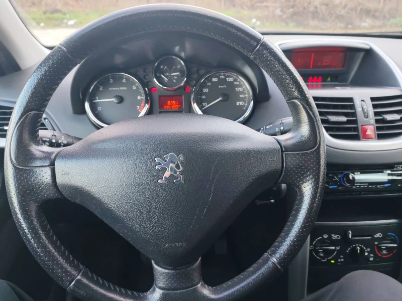 Peugeot 207 1.4i 73ks стария мотор, снимка 13 - Автомобили и джипове - 52932465