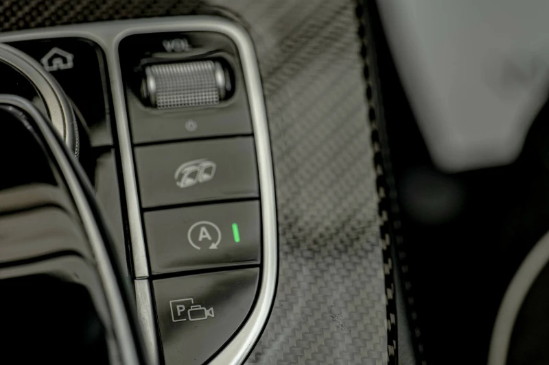 Mercedes-Benz E 63 AMG S/3D Burmester/Панорама/Карбон/Керамика/Обдухване, снимка 14 - Автомобили и джипове - 53355733