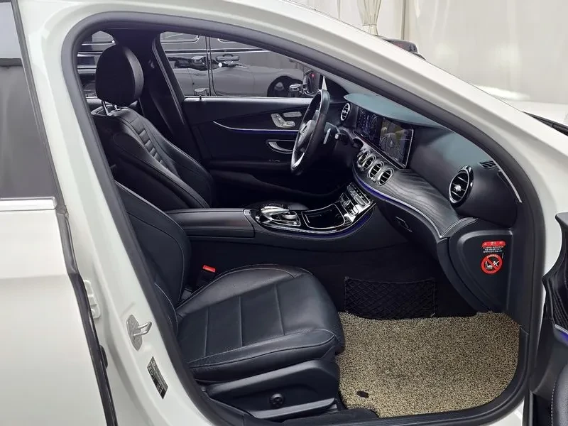 Mercedes-Benz E 300 4Matic Avantgarde, снимка 11 - Автомобили и джипове - 55991675