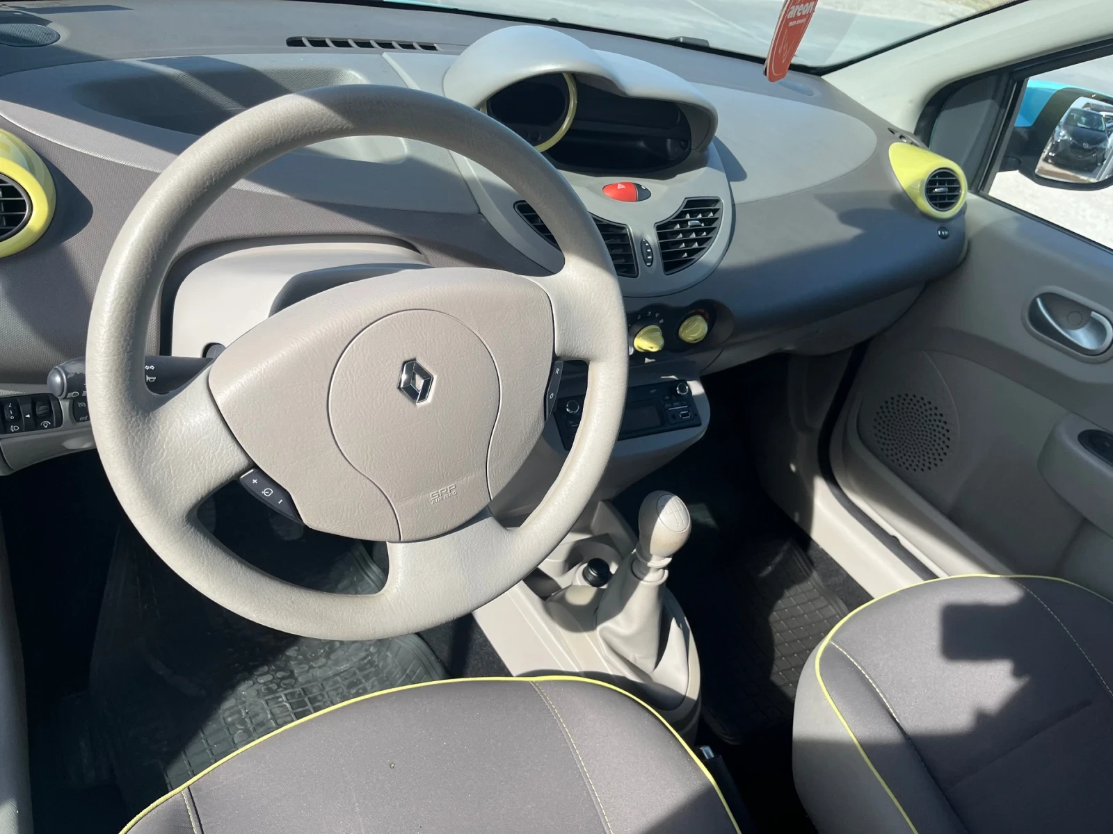 Renault Twingo 1.2i - изображение 8