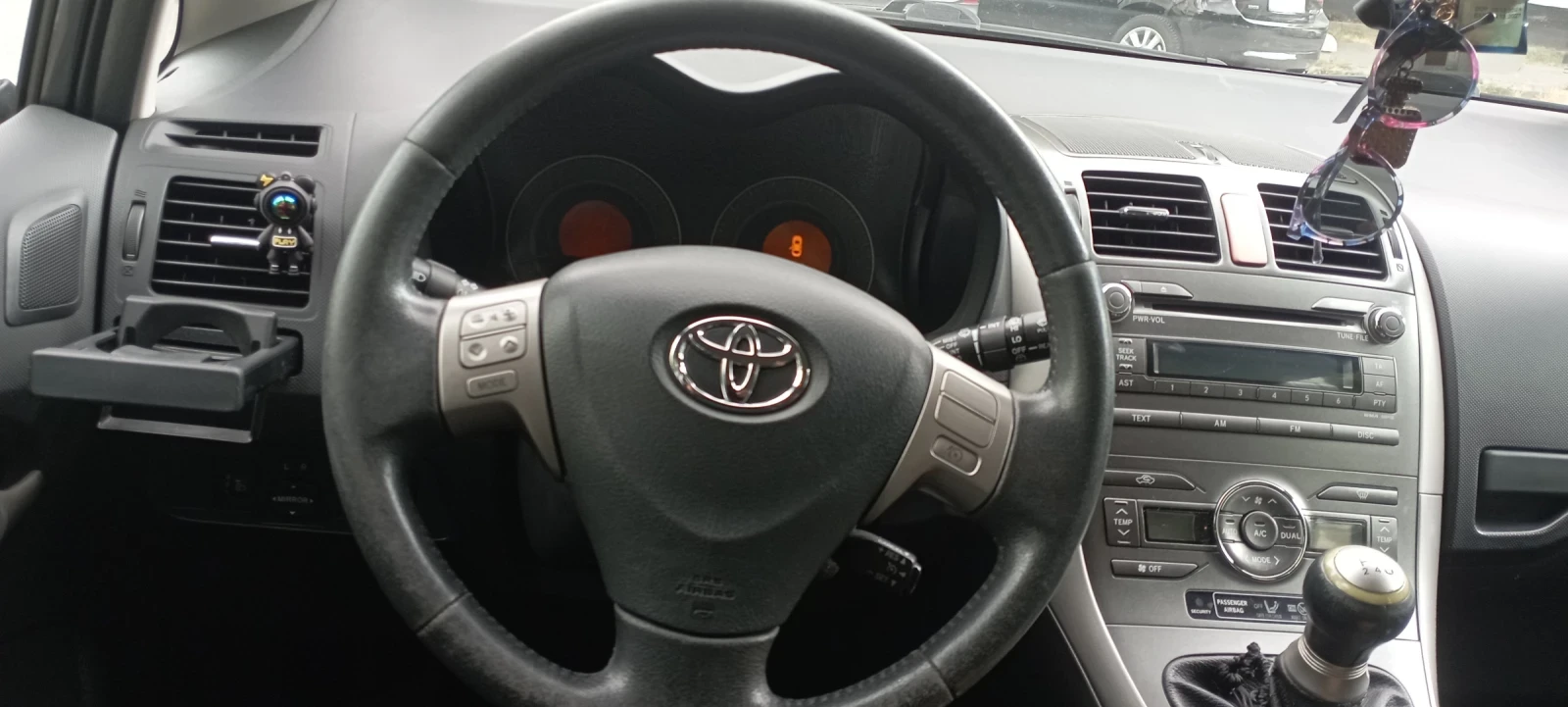 Toyota Auris  - изображение 9