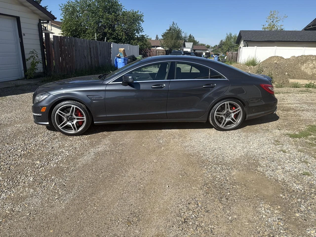 Mercedes-Benz CLS 63 AMG AMG* Авто финансиране* Карфакс - изображение 2