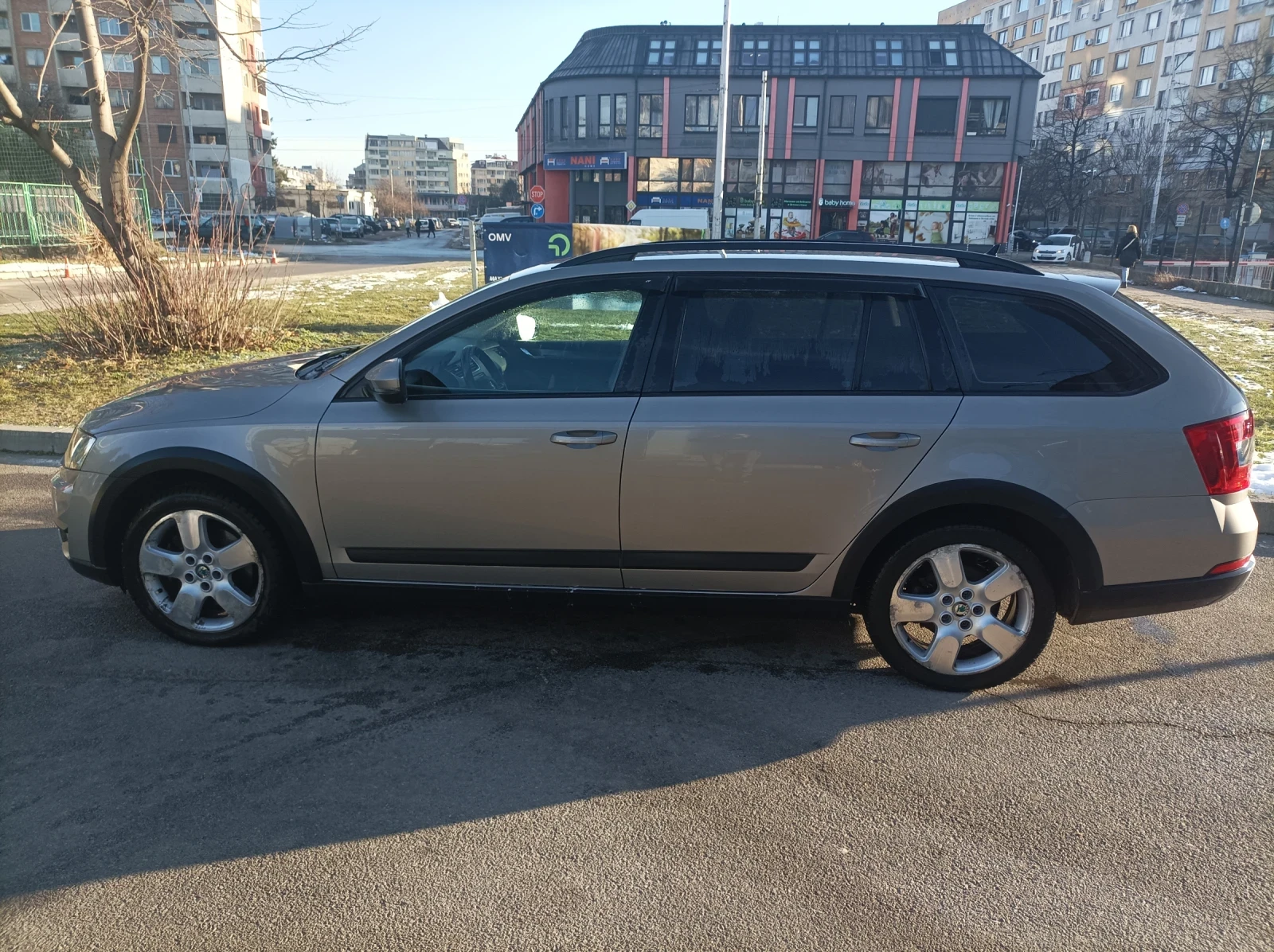 Skoda Octavia Scout, снимка 13 - Автомобили и джипове - 52022494