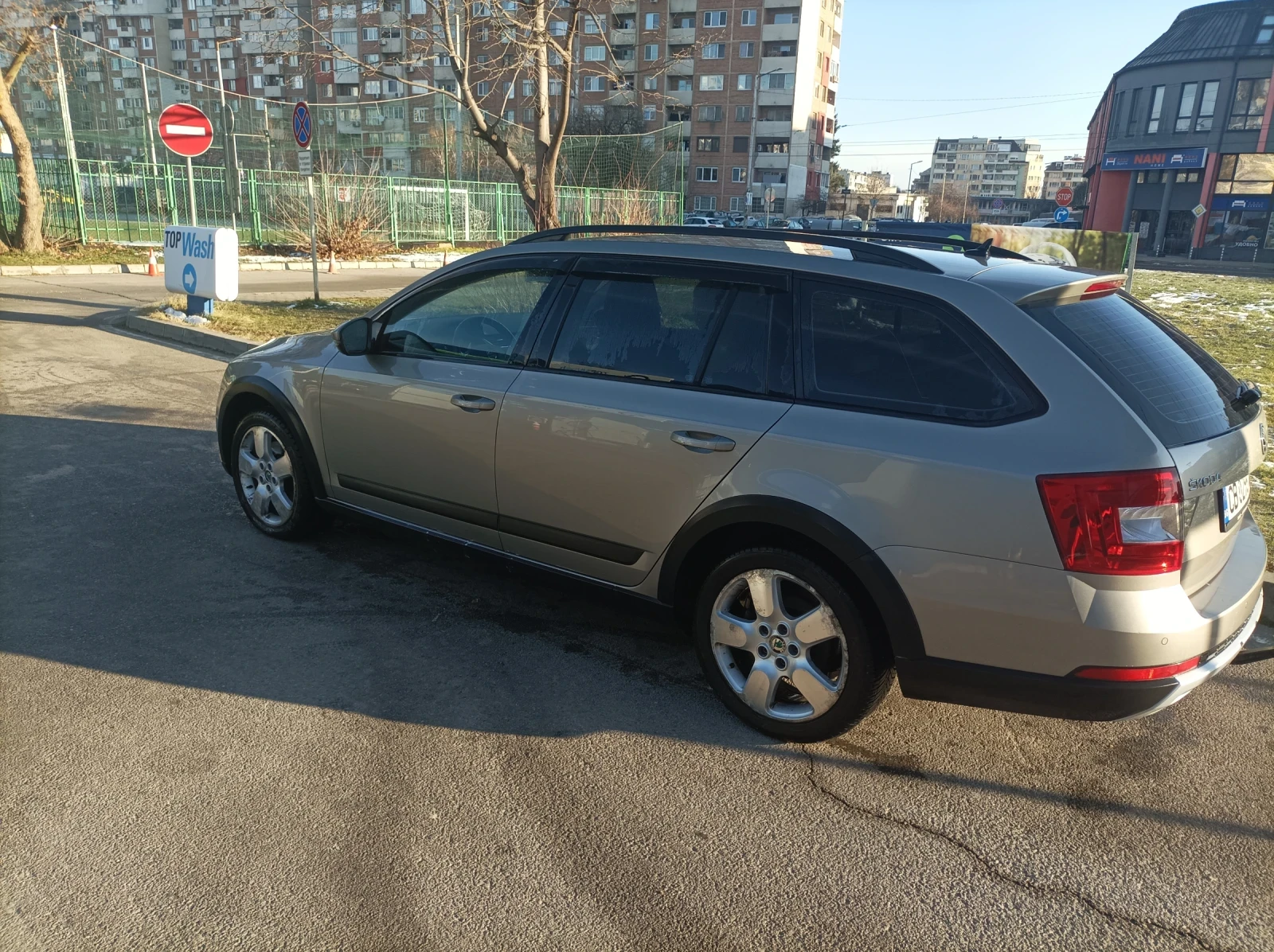Skoda Octavia Scout, снимка 12 - Автомобили и джипове - 52022494