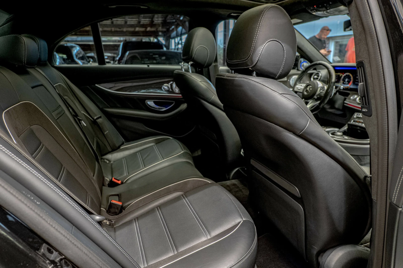 Mercedes-Benz E 63 AMG S/3D Burmester/Панорама/Карбон/Керамика/Обдухване - изображение 10