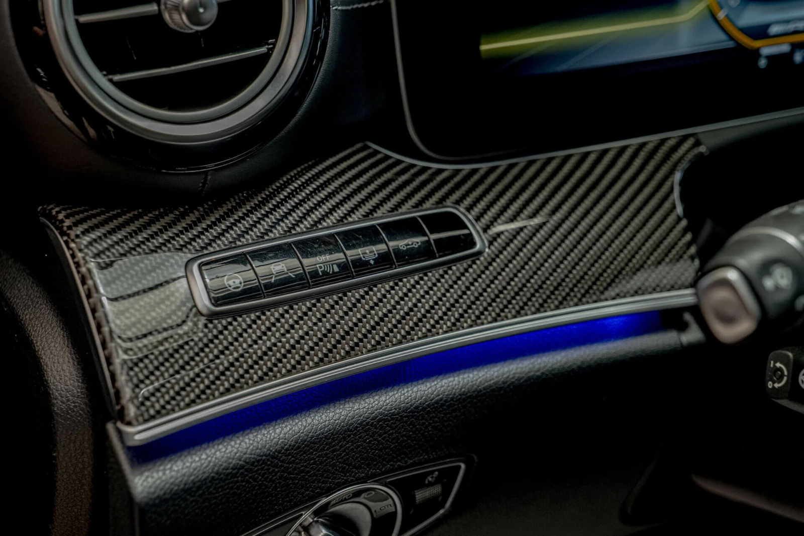 Mercedes-Benz E 63 AMG S/3D Burmester/Панорама/Карбон/Керамика/Обдухване - изображение 8