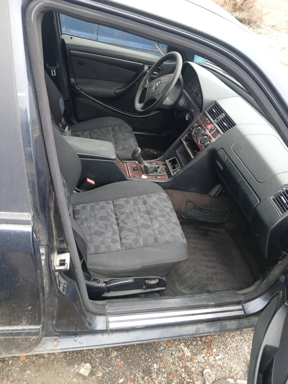 Mercedes-Benz C 200, снимка 5 - Автомобили и джипове - 53730893