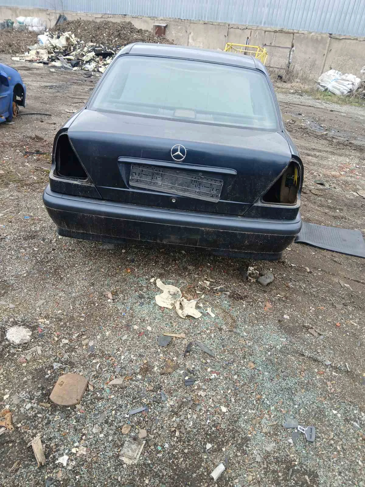 Mercedes-Benz C 200, снимка 4 - Автомобили и джипове - 53730893