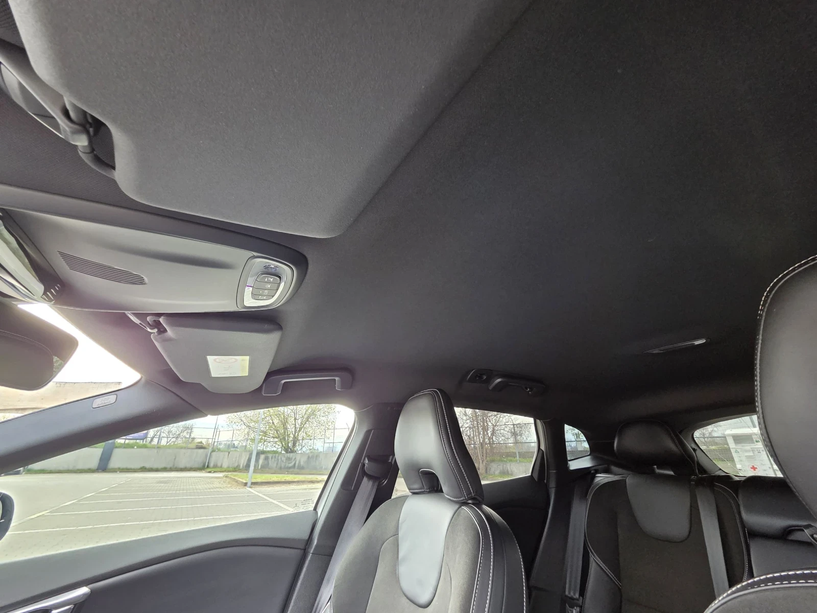 Volvo V40 D2 R-Design, снимка 10 - Автомобили и джипове - 54171489