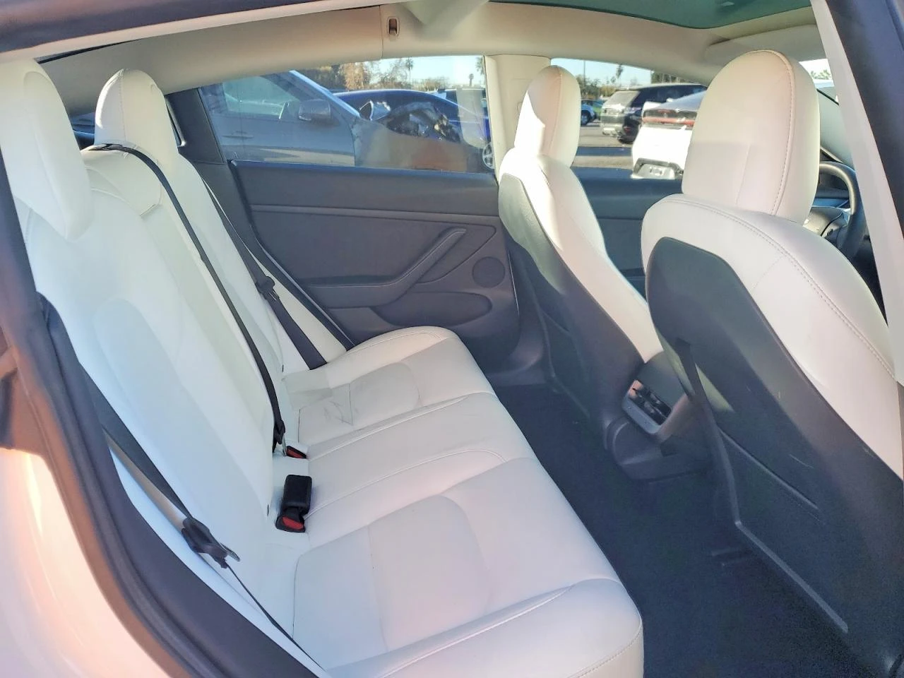 Tesla Model 3, снимка 10 - Автомобили и джипове - 54273369