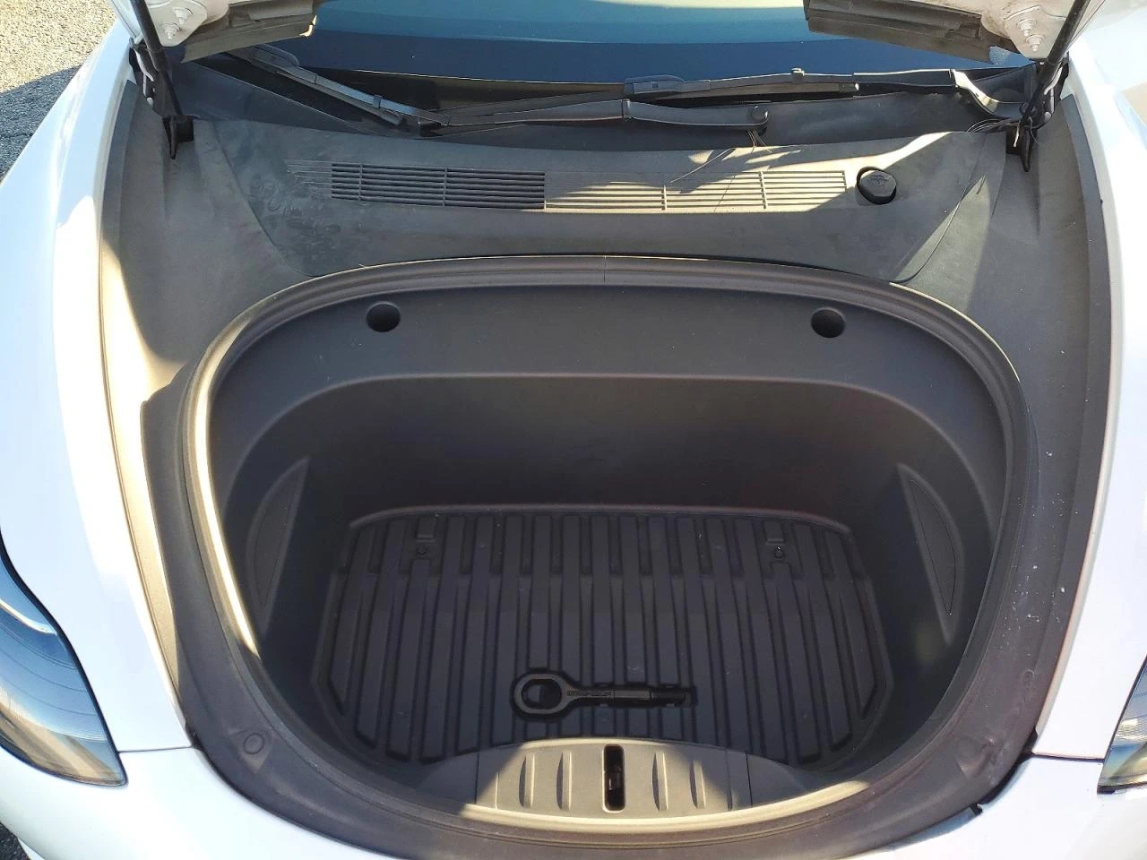 Tesla Model 3, снимка 11 - Автомобили и джипове - 54273369