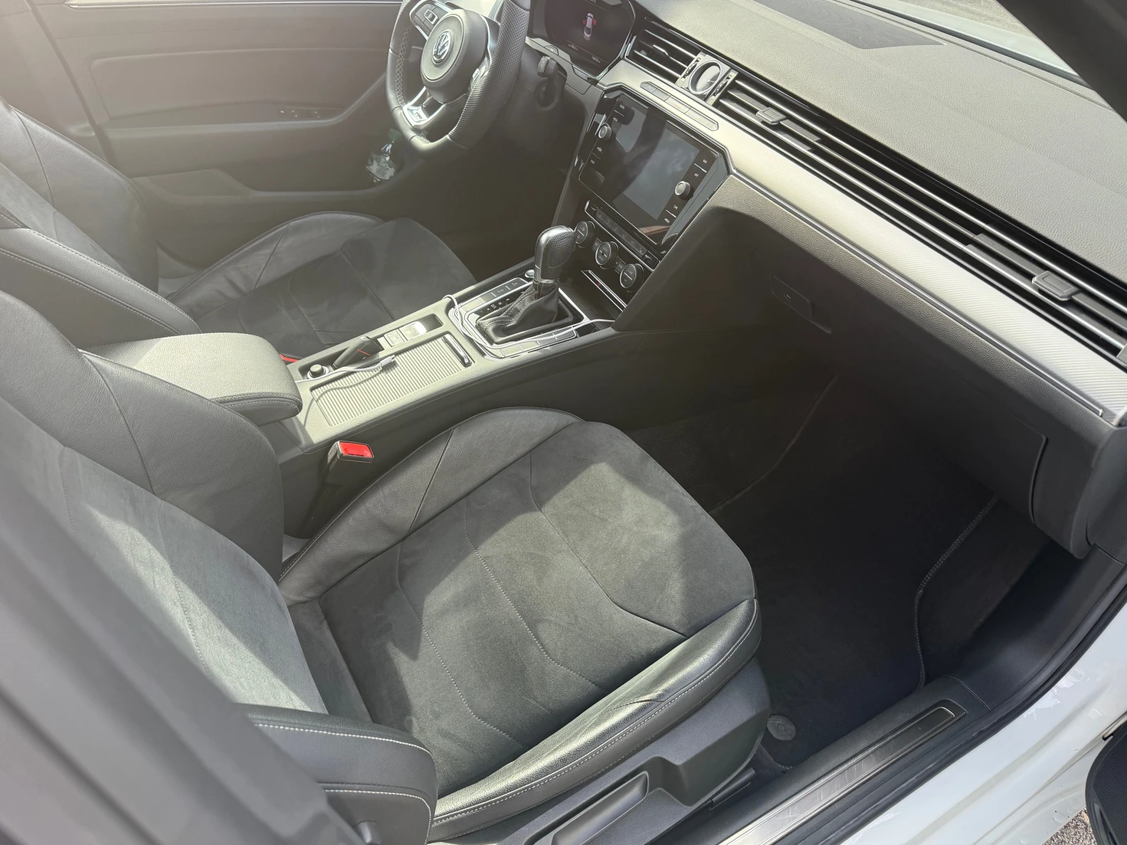 VW Arteon R-line 4Motion 2, o TDI 240 k.c DSG, снимка 11 - Автомобили и джипове - 54845453